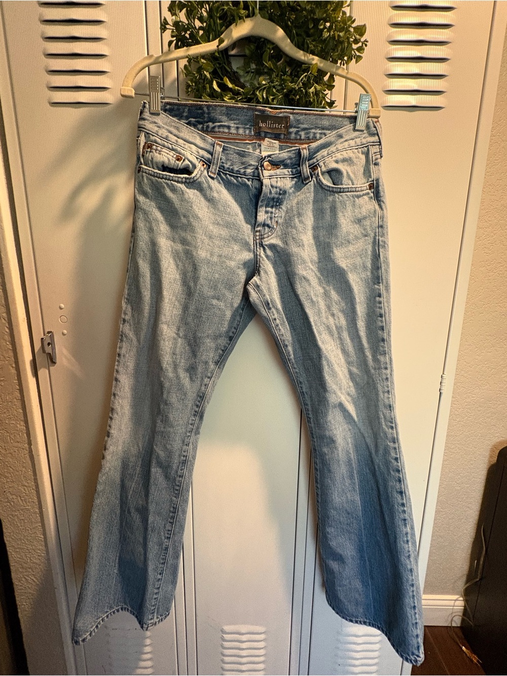 Sz 9p Vintage Hollister Co. low rise flare cotton jeans 8” rise & 30” inseam